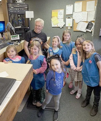 Daisy Troop visits Frog Country